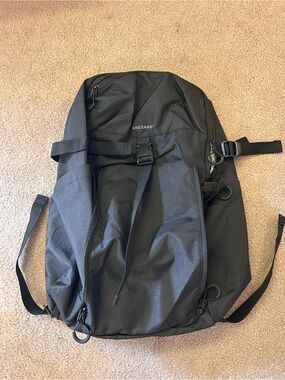 BAGSMART Black Men's Travel & Commuter Backpack